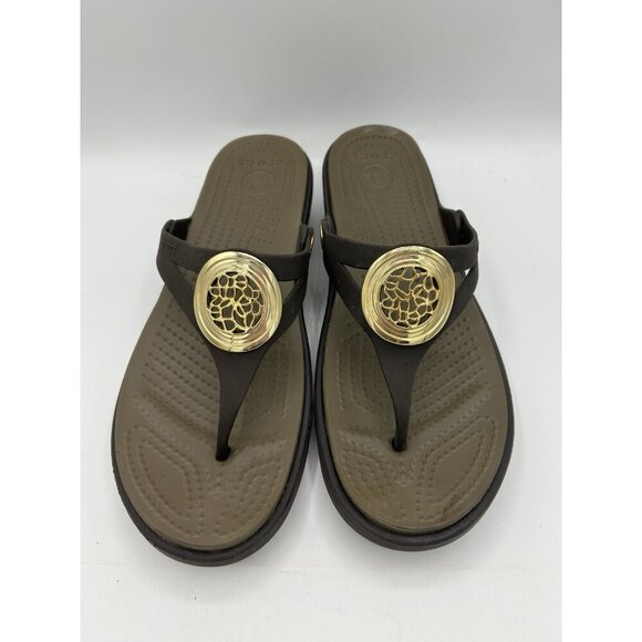 Crocs Sanrah Sandals Women’s Gold Medallion Brown Thong Flip Flops Size 9 - Picture 1 of 8